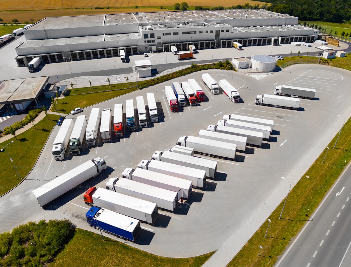 Agentic workflow automation vs. chatbots: what logistics operations actually need